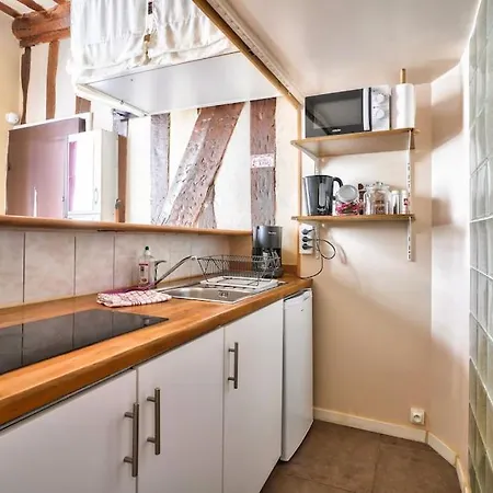 Amazing Beaubourg Le Marais Apartment