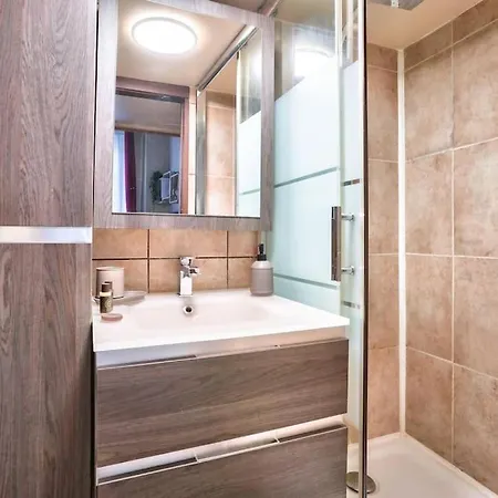 Amazing Beaubourg Le Marais Apartment Paris
